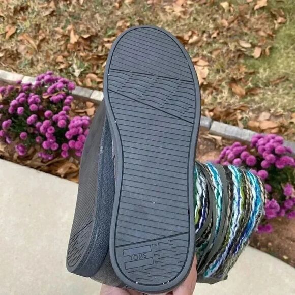 TOMS Nepal Moccasin Suede Knit Boots - Picture 11 of 11